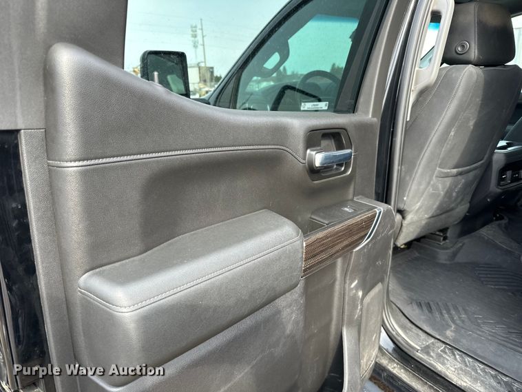 image for item LR9291 2020 Chevrolet  Silverado 1500 Crew Cab pickup truck