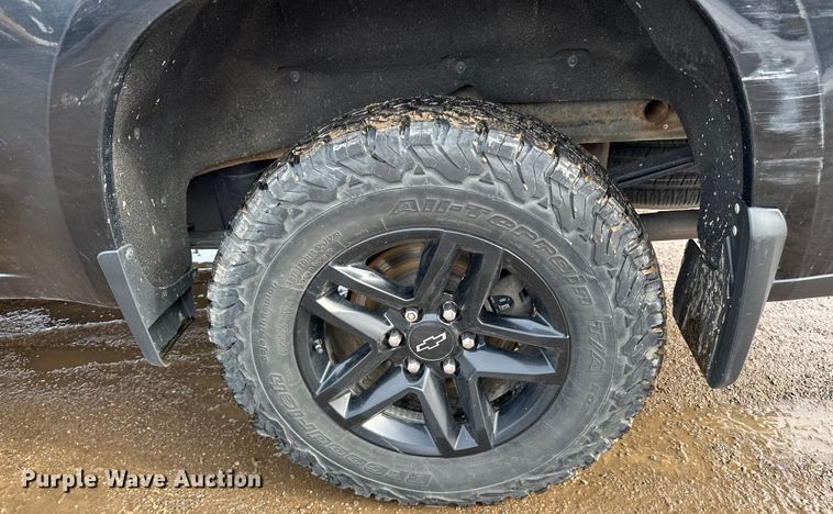 image for item LR9291 2020 Chevrolet  Silverado 1500 Crew Cab pickup truck