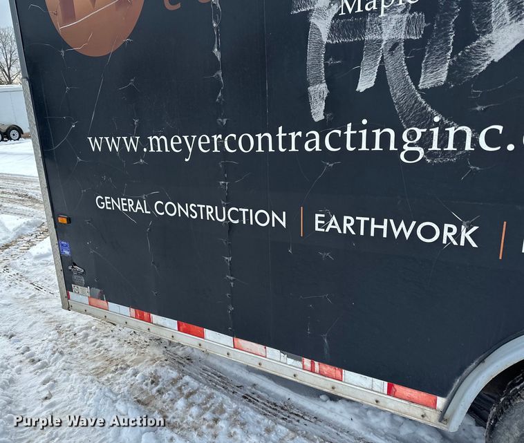 image for item LR9292 2000 Wells Cargo Inc enclosed cargo trailer