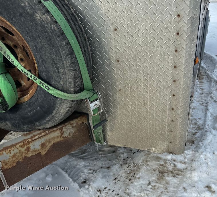 image for item LR9292 2000 Wells Cargo Inc enclosed cargo trailer