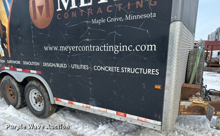 image for item LR9292 2000 Wells Cargo Inc enclosed cargo trailer