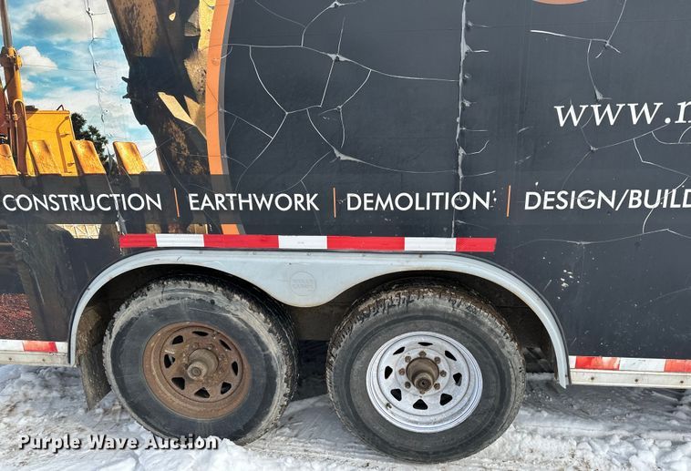 image for item LR9292 2000 Wells Cargo Inc enclosed cargo trailer