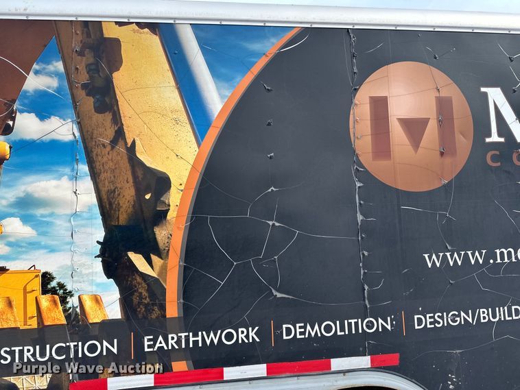 image for item LR9292 2000 Wells Cargo Inc enclosed cargo trailer