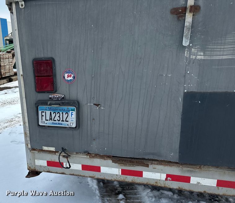 image for item LR9292 2000 Wells Cargo Inc enclosed cargo trailer