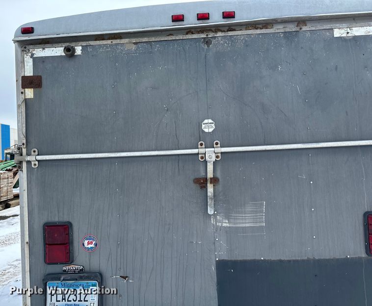 image for item LR9292 2000 Wells Cargo Inc enclosed cargo trailer