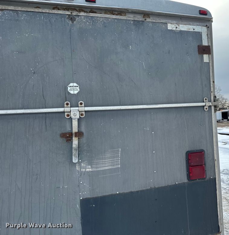 image for item LR9292 2000 Wells Cargo Inc enclosed cargo trailer
