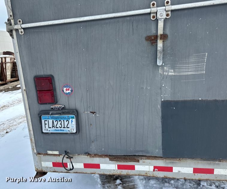 image for item LR9292 2000 Wells Cargo Inc enclosed cargo trailer