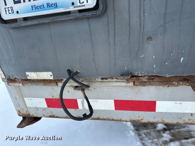 image for item LR9292 2000 Wells Cargo Inc enclosed cargo trailer