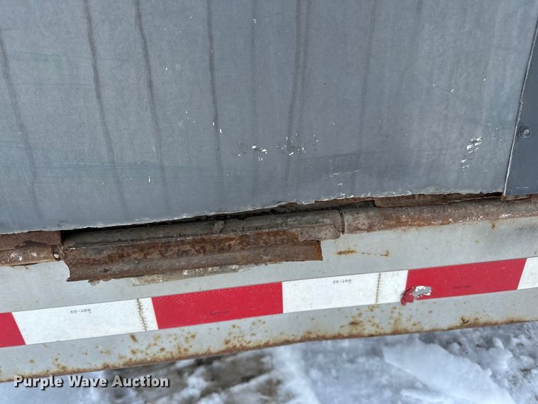 image for item LR9292 2000 Wells Cargo Inc enclosed cargo trailer