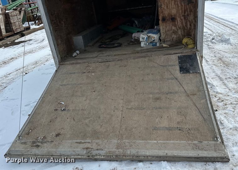 image for item LR9292 2000 Wells Cargo Inc enclosed cargo trailer