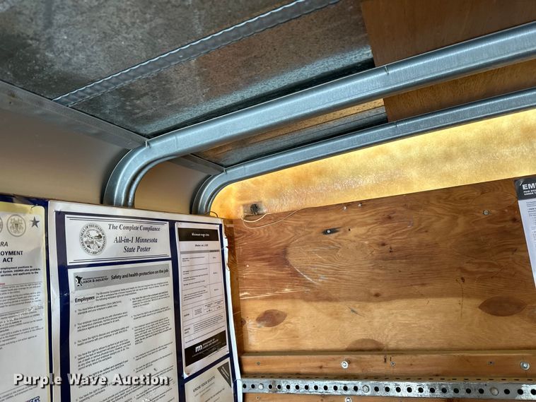 image for item LR9292 2000 Wells Cargo Inc enclosed cargo trailer