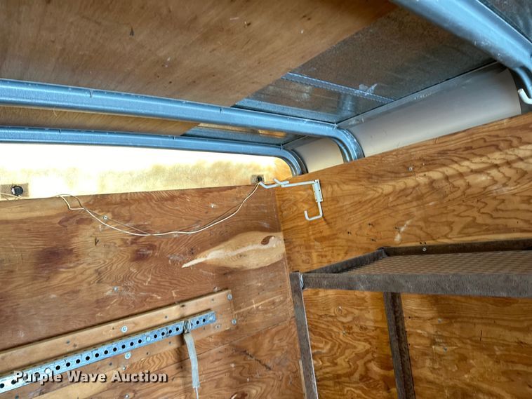 image for item LR9292 2000 Wells Cargo Inc enclosed cargo trailer