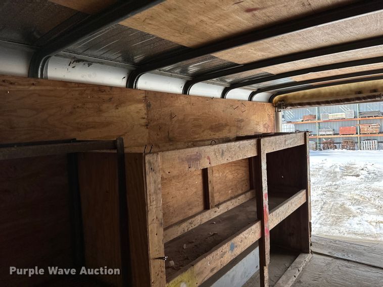 image for item LR9292 2000 Wells Cargo Inc enclosed cargo trailer