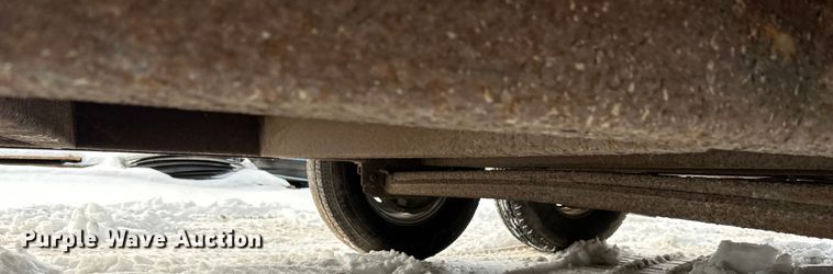 image for item LR9292 2000 Wells Cargo Inc enclosed cargo trailer