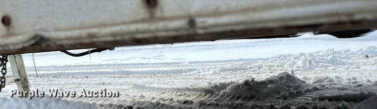 image for item LR9292 2000 Wells Cargo Inc enclosed cargo trailer