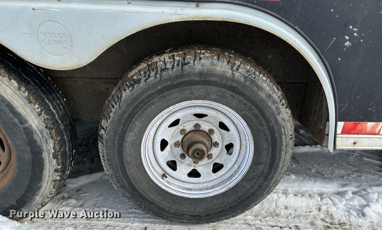 image for item LR9292 2000 Wells Cargo Inc enclosed cargo trailer