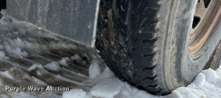 image for item LR9292 2000 Wells Cargo Inc enclosed cargo trailer