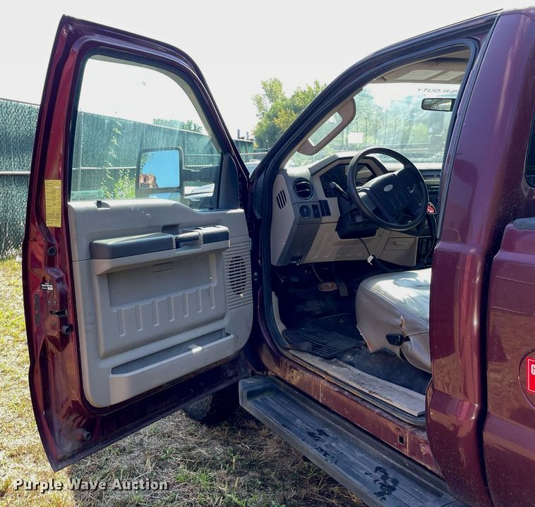 image for item LV9879 2008 Ford  F250 Super Duty XL pickup truck