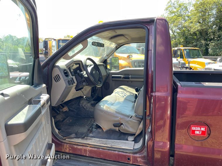image for item LV9879 2008 Ford  F250 Super Duty XL pickup truck