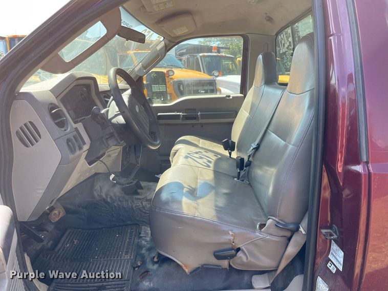 image for item LV9879 2008 Ford  F250 Super Duty XL pickup truck