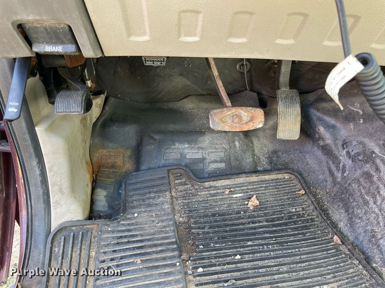 image for item LV9879 2008 Ford  F250 Super Duty XL pickup truck