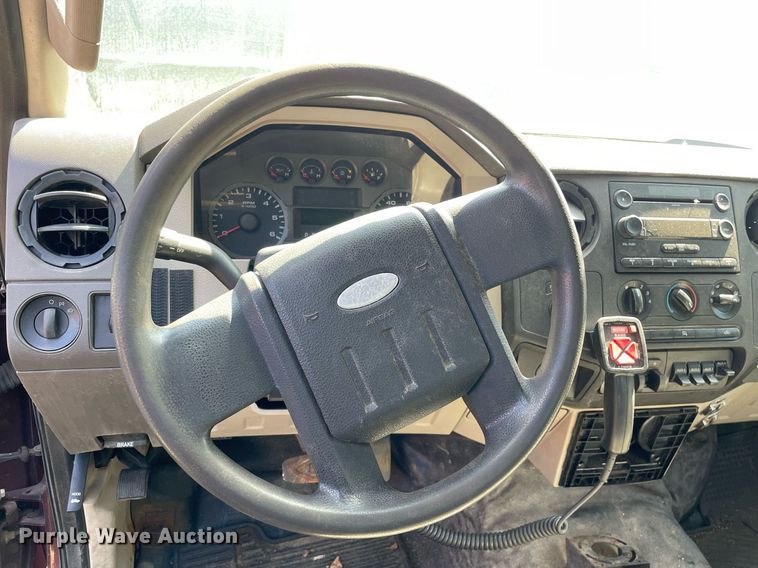 image for item LV9879 2008 Ford  F250 Super Duty XL pickup truck