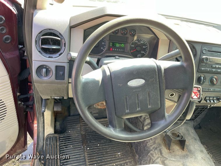 image for item LV9879 2008 Ford  F250 Super Duty XL pickup truck