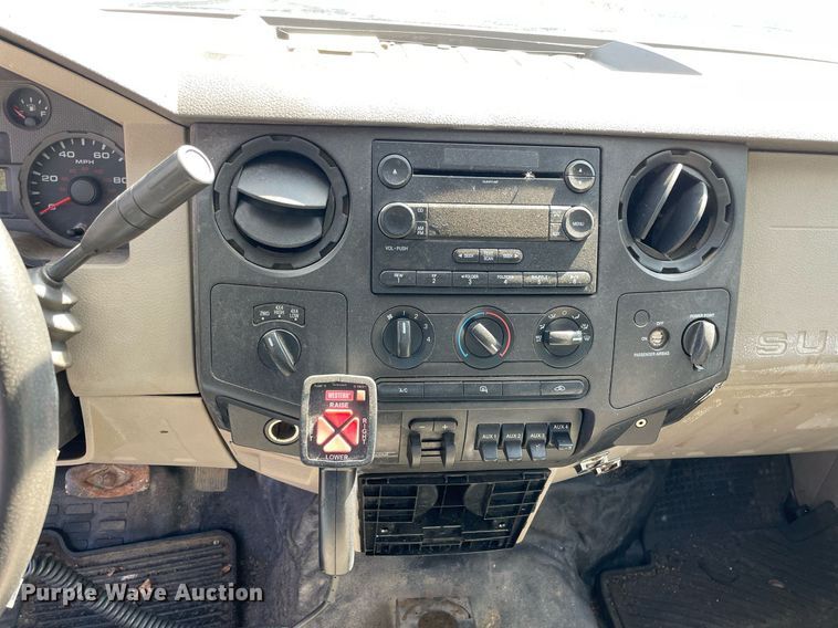 image for item LV9879 2008 Ford  F250 Super Duty XL pickup truck