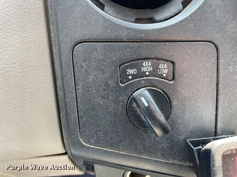 image for item LV9879 2008 Ford  F250 Super Duty XL pickup truck