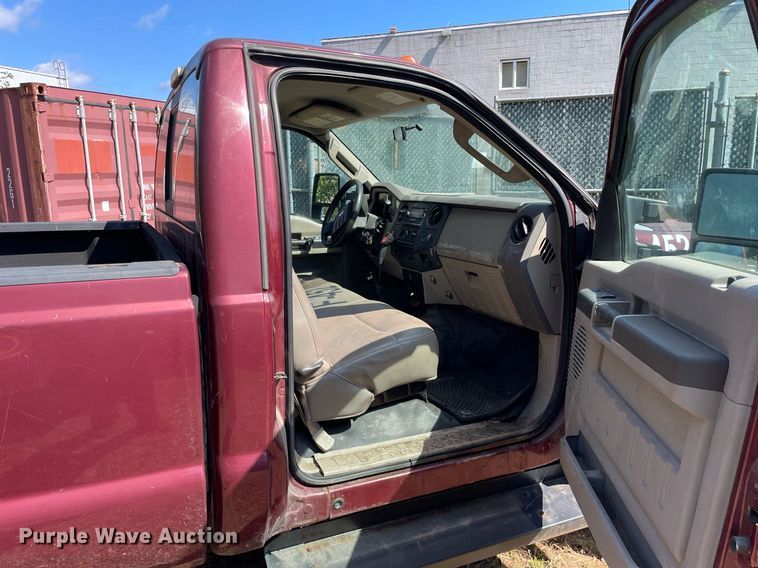 image for item LV9879 2008 Ford  F250 Super Duty XL pickup truck