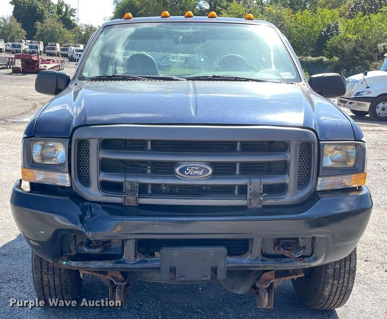 image for item LV9882 2004 Ford  F250 Super Duty XL pickup truck