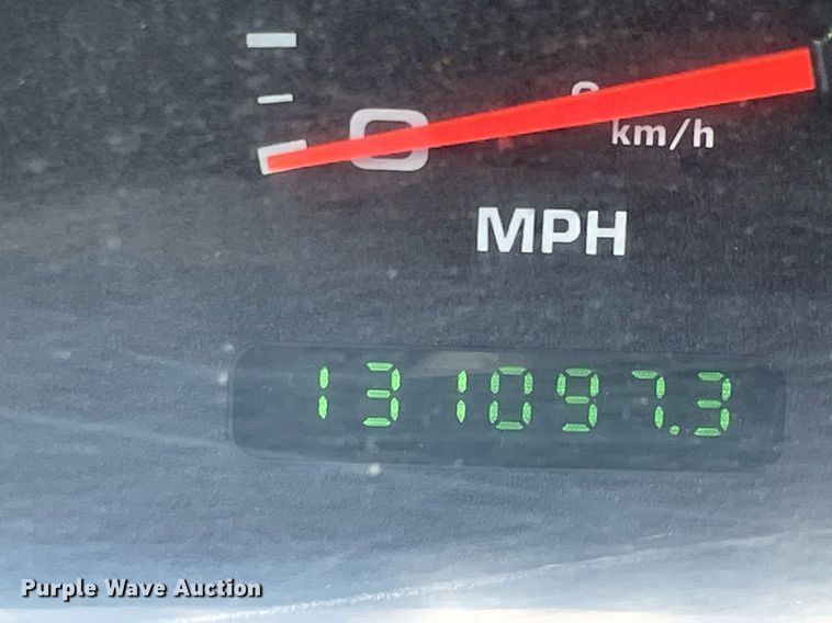 image for item LV9882 2004 Ford  F250 Super Duty XL pickup truck