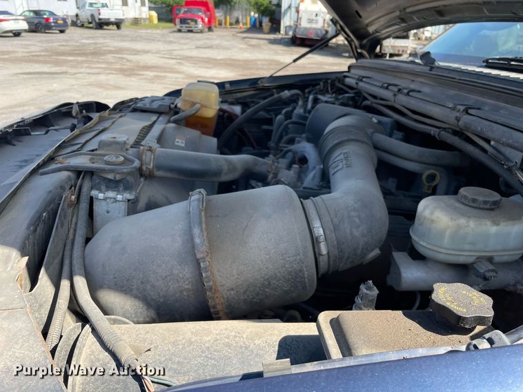 image for item LV9882 2004 Ford  F250 Super Duty XL pickup truck