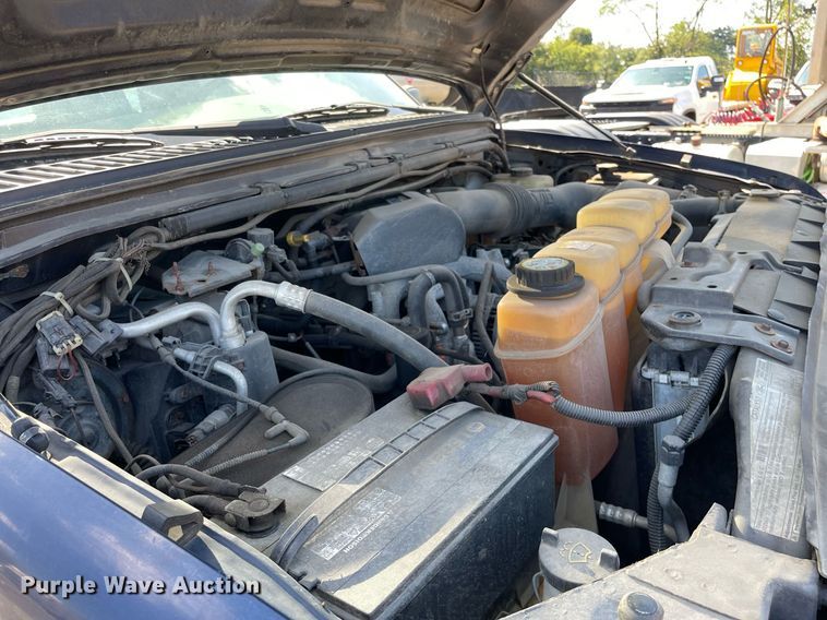 image for item LV9882 2004 Ford  F250 Super Duty XL pickup truck