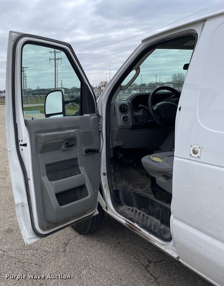 image for item LW9021 2012 Ford  E150 van