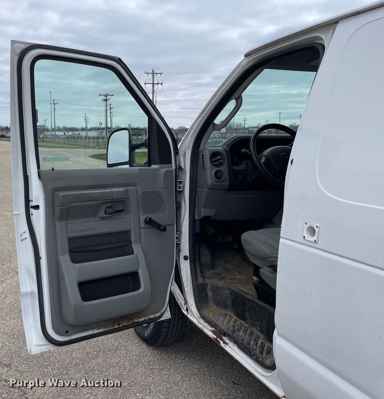 image for item LW9022 2012 Ford  E150 van