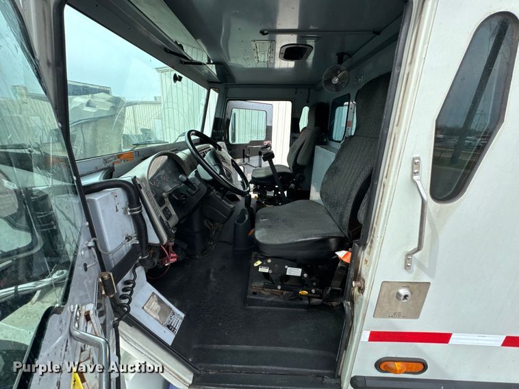 image for item MB9618 2010 International 4300 armored truck