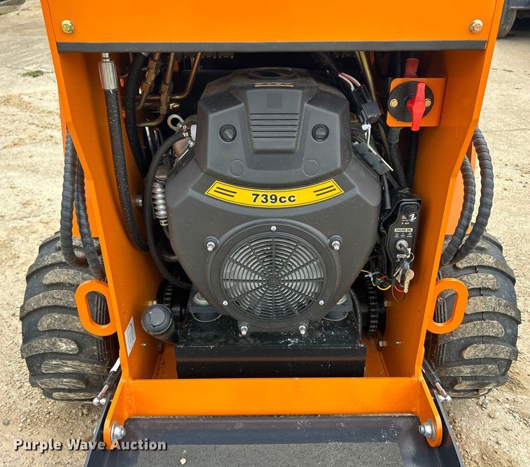 image for item MO9227 Landhero compact utility loader