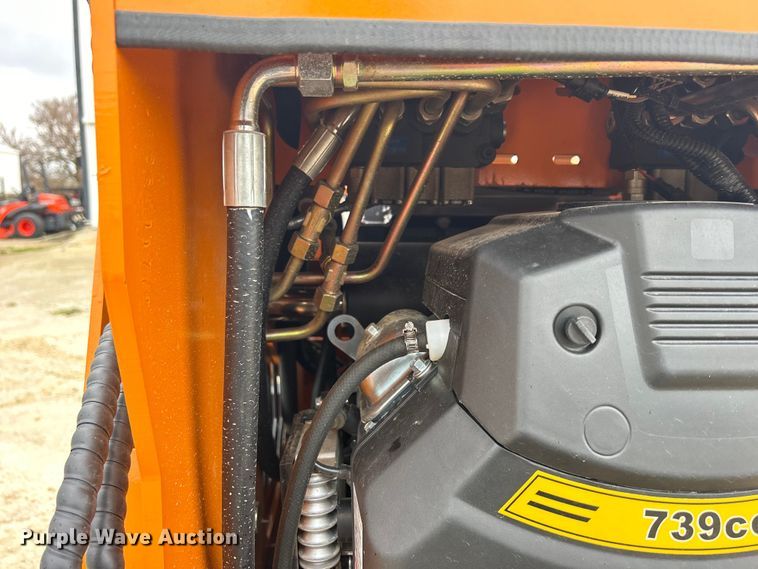 image for item MO9227 Landhero compact utility loader