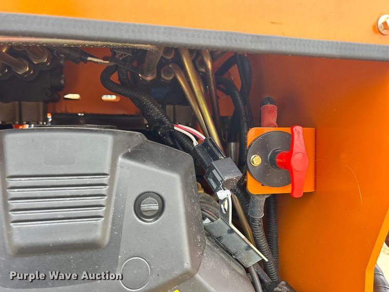 image for item MO9227 Landhero compact utility loader