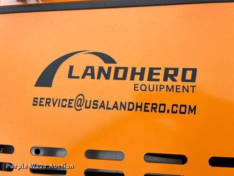 image for item MO9227 Landhero compact utility loader