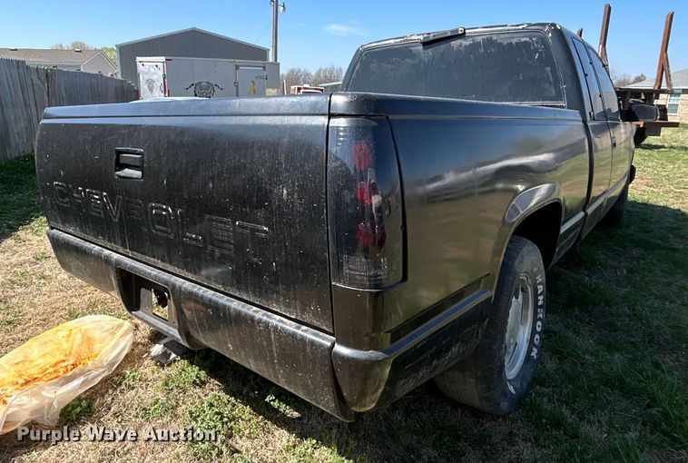 image for item NB9349 1996 Chevrolet C1500 Ext. Cab pickup truck