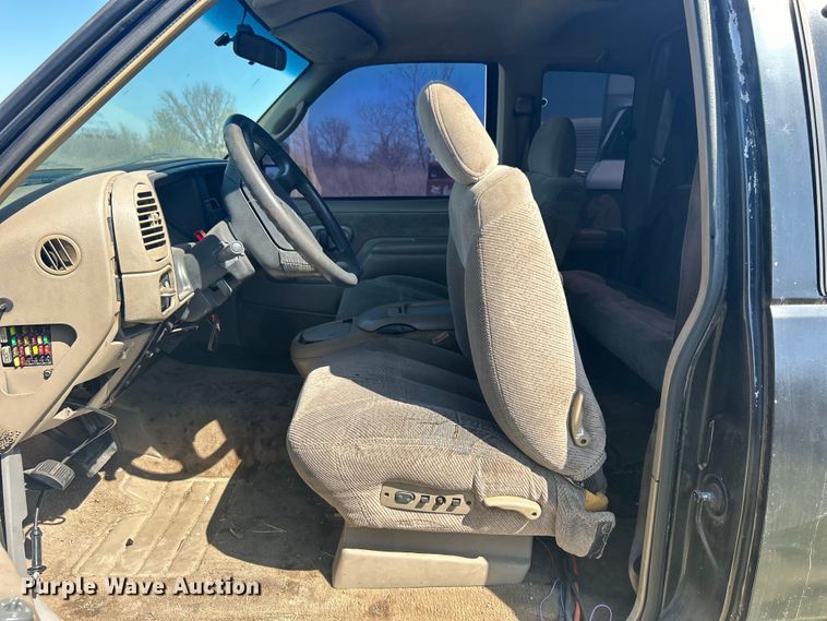 image for item NB9349 1996 Chevrolet C1500 Ext. Cab pickup truck