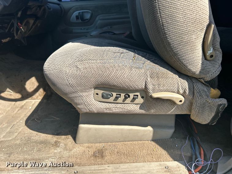 image for item NB9349 1996 Chevrolet C1500 Ext. Cab pickup truck