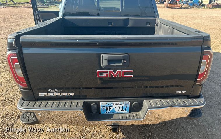 image for item NB9376 2018 GMC Sierra 1500 Crew Cab pickup truck