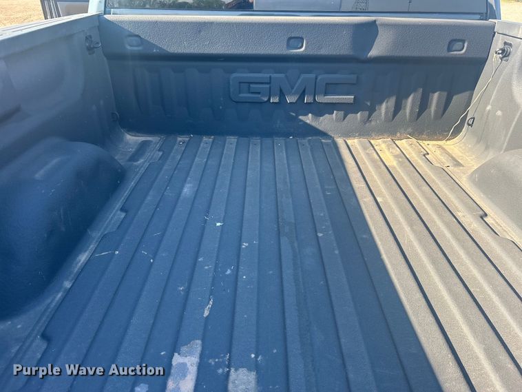 image for item NB9376 2018 GMC Sierra 1500 Crew Cab pickup truck