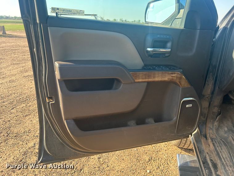 image for item NB9376 2018 GMC Sierra 1500 Crew Cab pickup truck