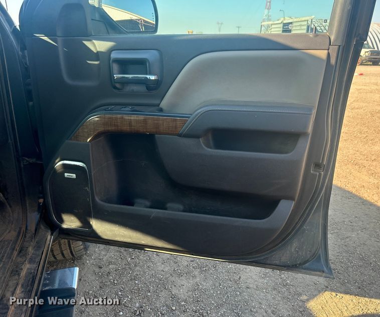 image for item NB9376 2018 GMC Sierra 1500 Crew Cab pickup truck