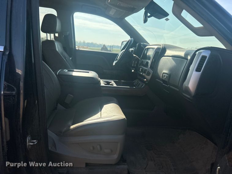 image for item NB9376 2018 GMC Sierra 1500 Crew Cab pickup truck