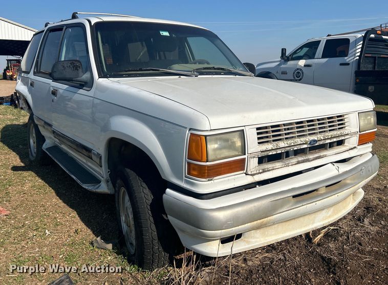 image for item NB9377 1994 Ford Explorer SUV
